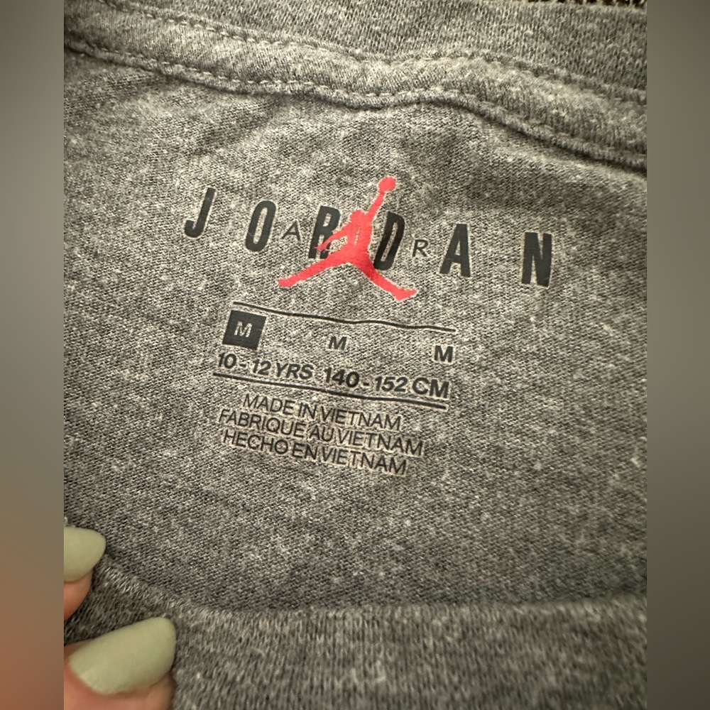 Jordan AIR gray shirt - Picture 2 of 3